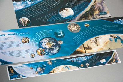 Installation Plastic Ocean von Fred George und Marguerite Donlon, Gestaltung Infoboard